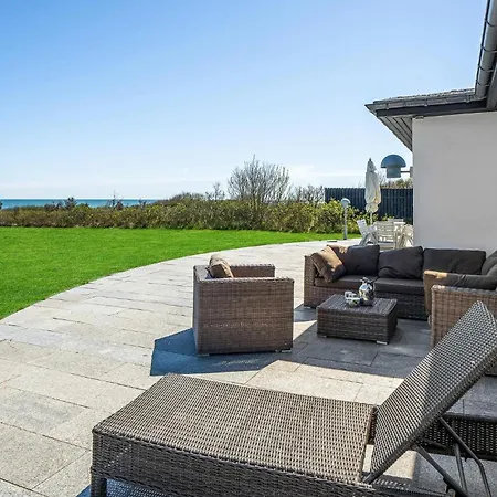 度假居 Beach Front In With Kitchen *