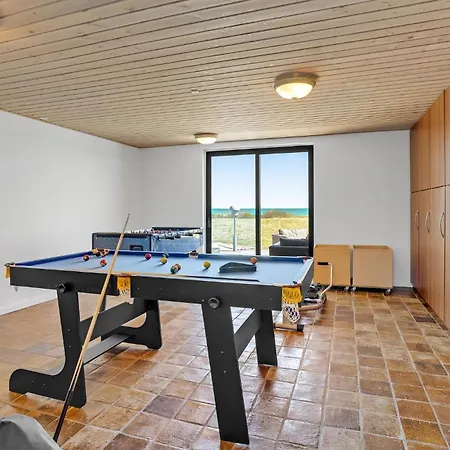 度假居 Beach Front In With Kitchen *